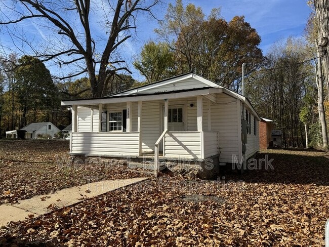 Building Photo - 1403 Elm St