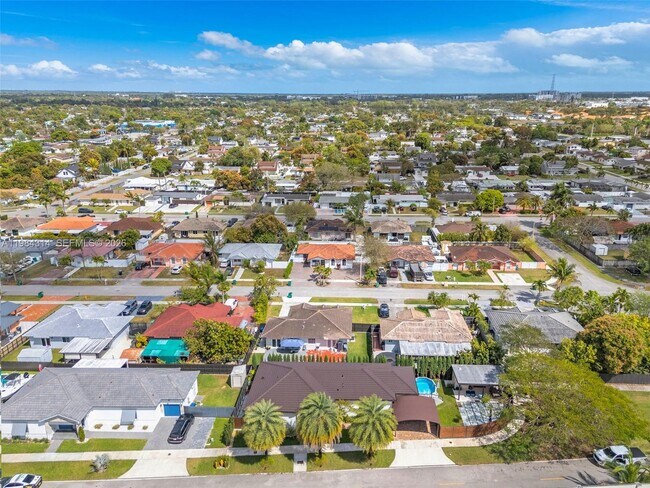 Building Photo - 17805 SW 114th Ct