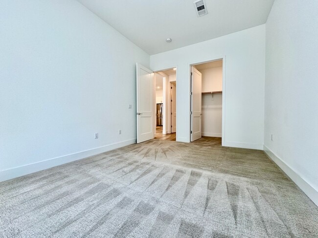 Building Photo - 45128 Warm Springs Blvd