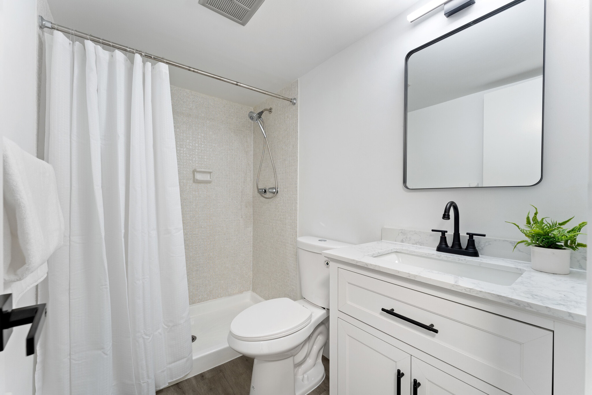 Building Photo - 3105 Oakland Shores Dr