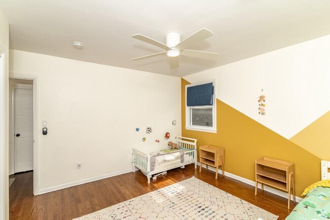 Building Photo - 1800 Lark Ln