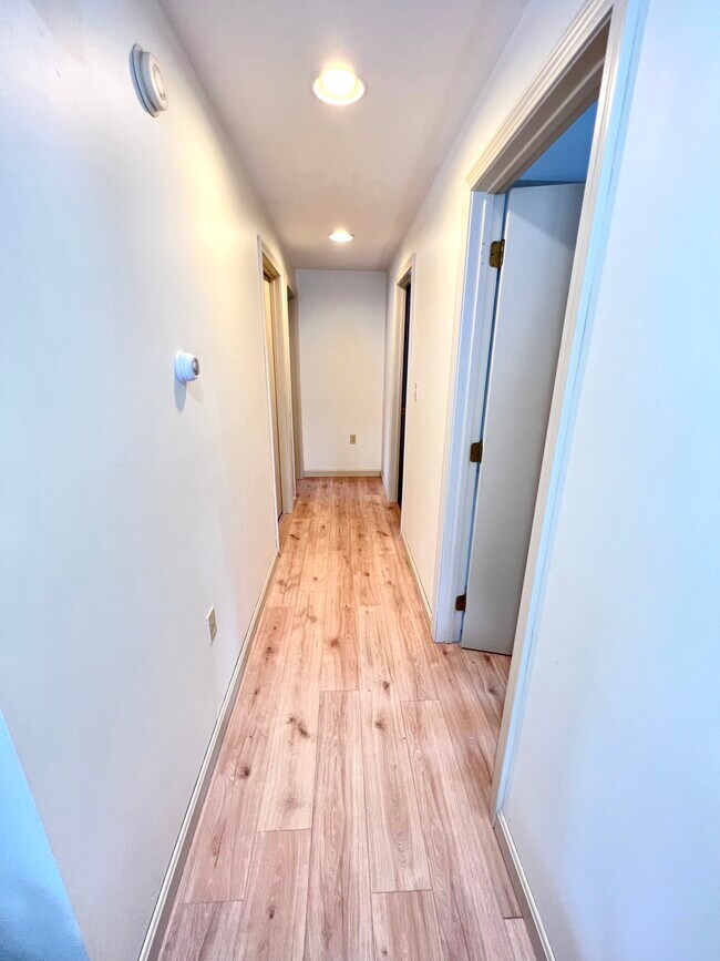 Building Photo - 177 May St