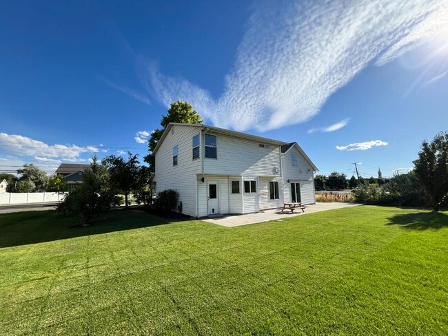 Building Photo - 2668 W 620 N