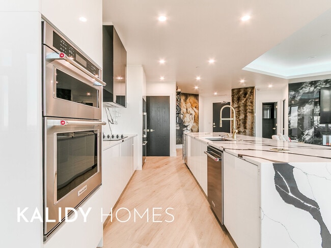 Building Photo - 5900 Mosteller Dr