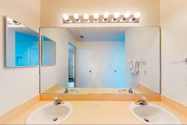 Building Photo - 985 Andrea Ridge Ct