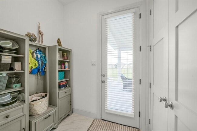 Building Photo - 2018 Grove Terrace Ln