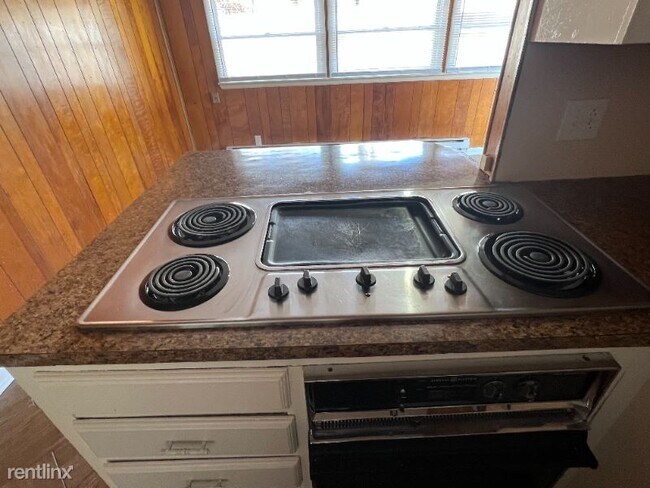 Building Photo - 2 br, 1 bath House - 916 S. Clifton Ave B ...