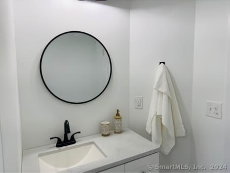 Building Photo - 27 Woodside Cir