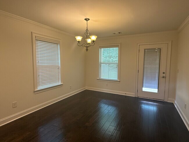 Building Photo - 2423 Deer Run Ct