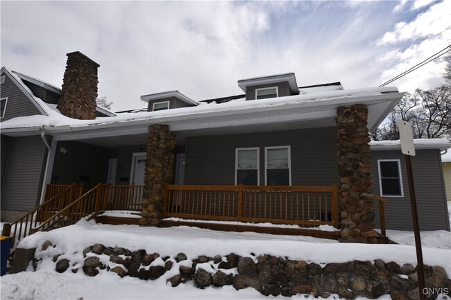 Building Photo - 137 Genesee St