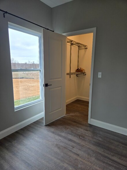 Building Photo - 229 Old Schaeffer Ln