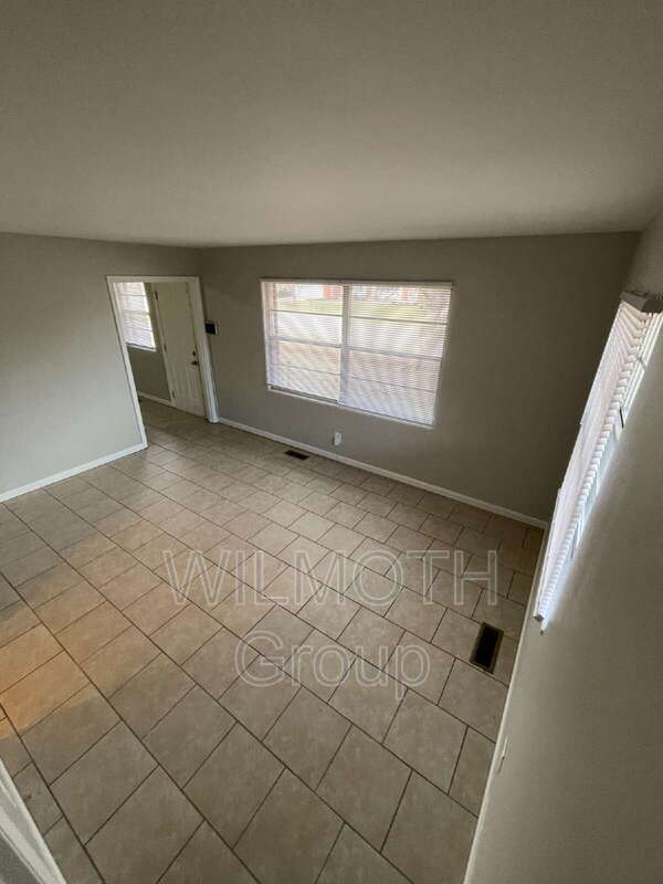 Building Photo - 622 Brewer Pl