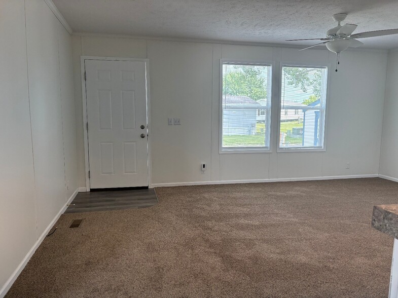 Building Photo - 317 Autumn Park Dr