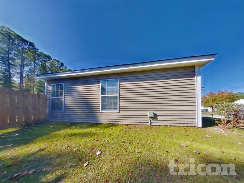 Building Photo - 156 Springway Dr