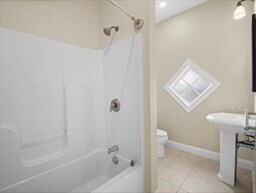 Building Photo - 63 Varnum St