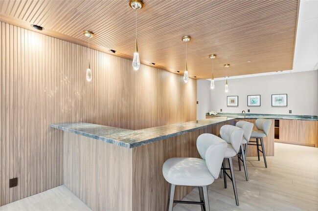 Building Photo - 4900 N Ocean Blvd