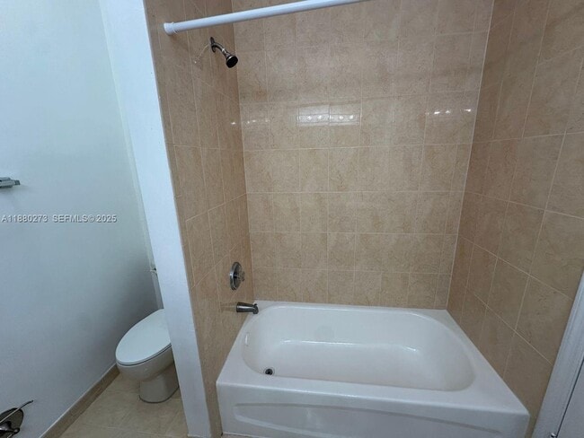 Building Photo - 2641 NE 4th St