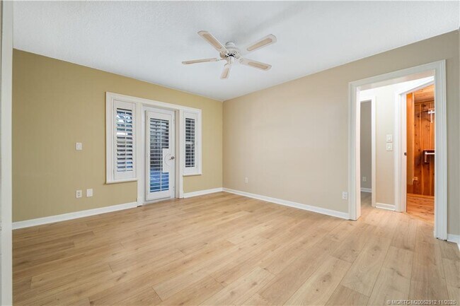 Building Photo - 7 Oakwood Dr