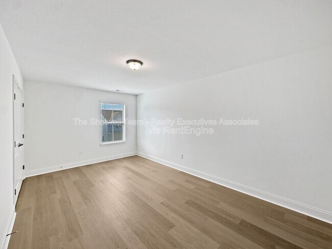 Building Photo - 1724 Bennett Vlg Dr