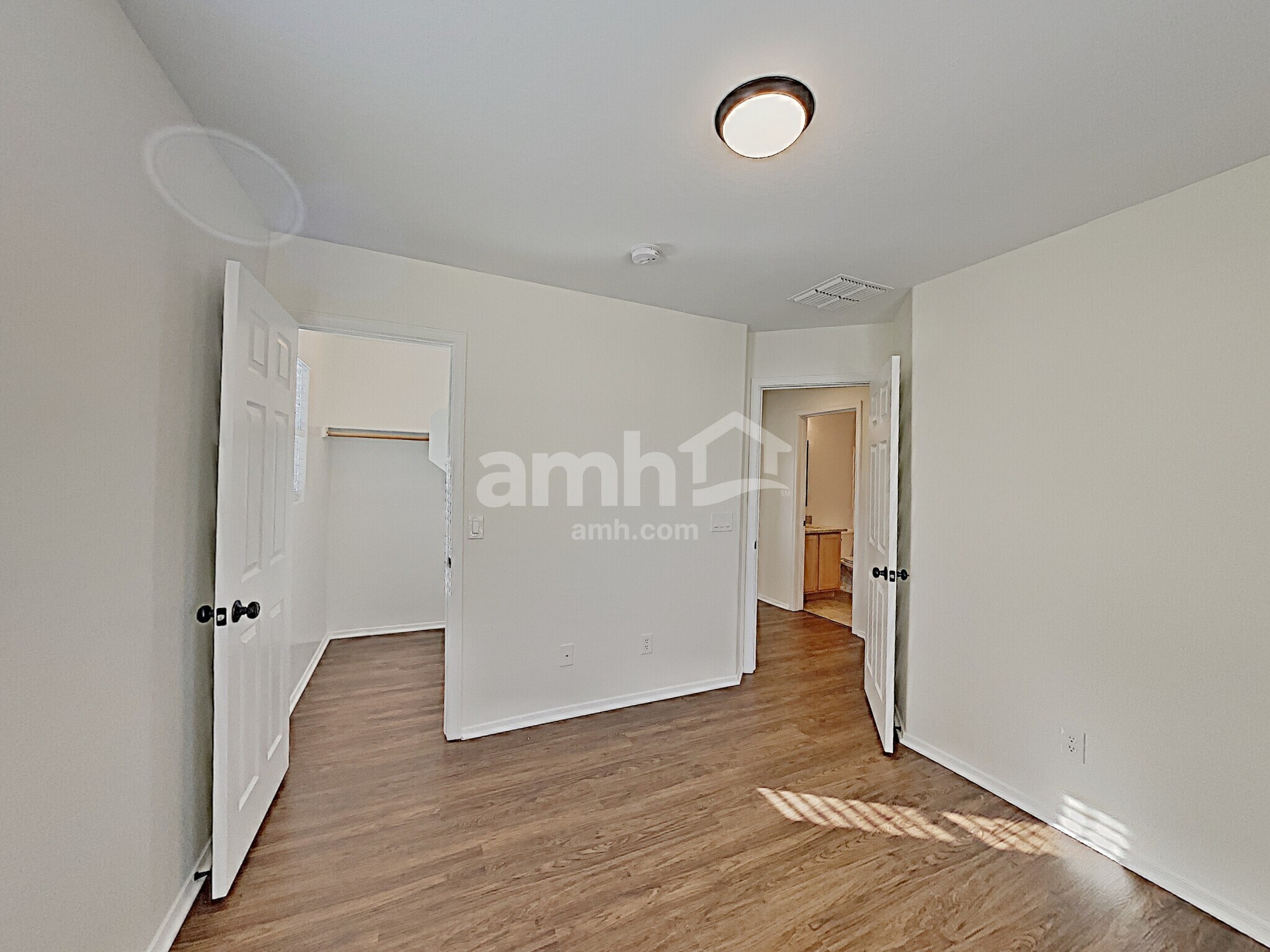 Building Photo - 14223 W Country Gables Dr