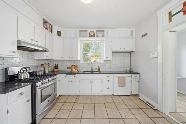 Building Photo - 2261 136th St