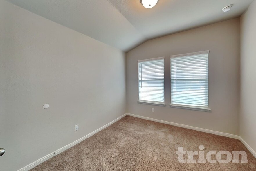 Building Photo - 5811 Zoey Wy