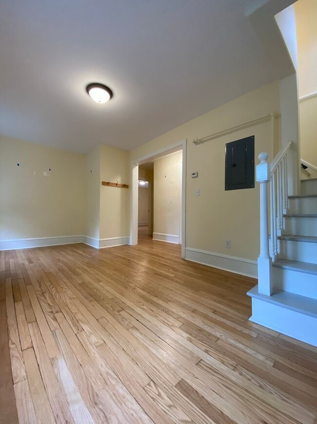 Building Photo - 60 Spruce St