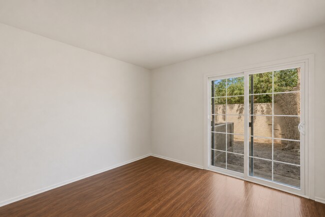 Building Photo - 45 N Phyllis-109