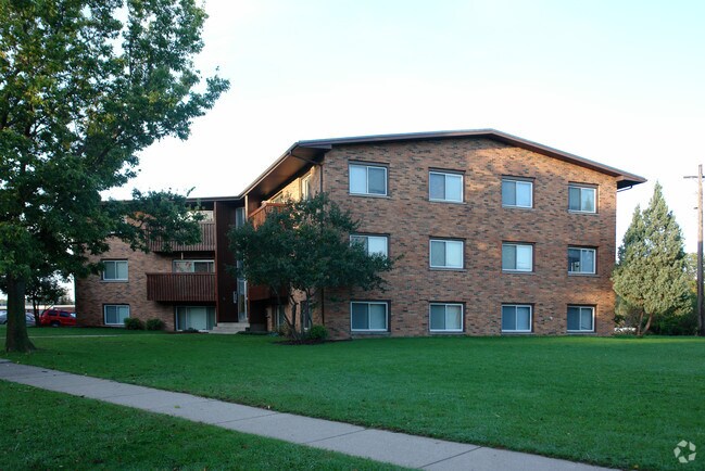 Primary Photo - 4601 Independence Ave N