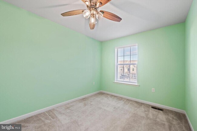 Building Photo - 32 Healey Ct