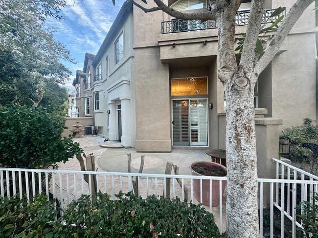 Building Photo - 3 Bedroom spacious home in Aliso Viejo (Tivoli community)