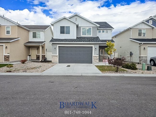 Building Photo - Single Family Home In Beautiful Community!