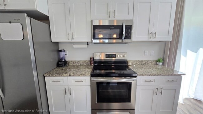 Building Photo - 2909 Mullet Ave