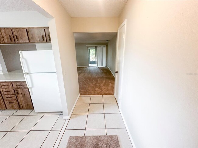 Building Photo - 585 N Scenic Hwy