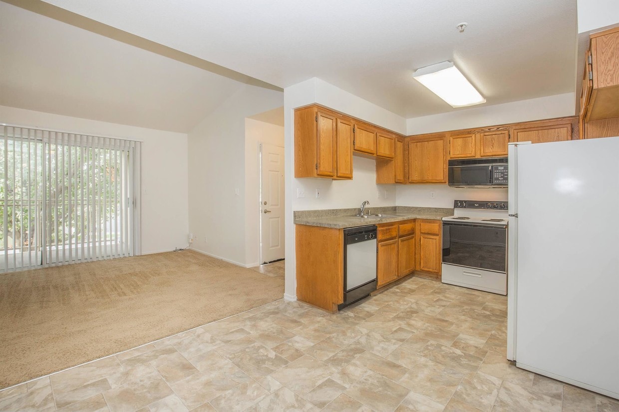 Cambridge Village Apartments Bakersfield