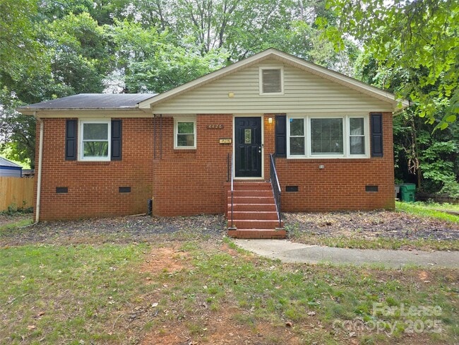 Building Photo - 4426 Holbrook Dr