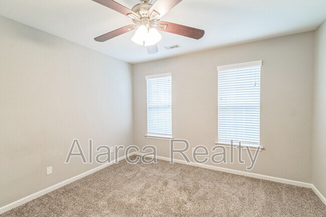 Building Photo - 6102 Greengate Ln