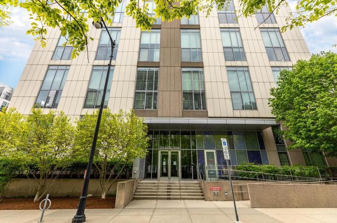 Building Photo - 1 Earhart St