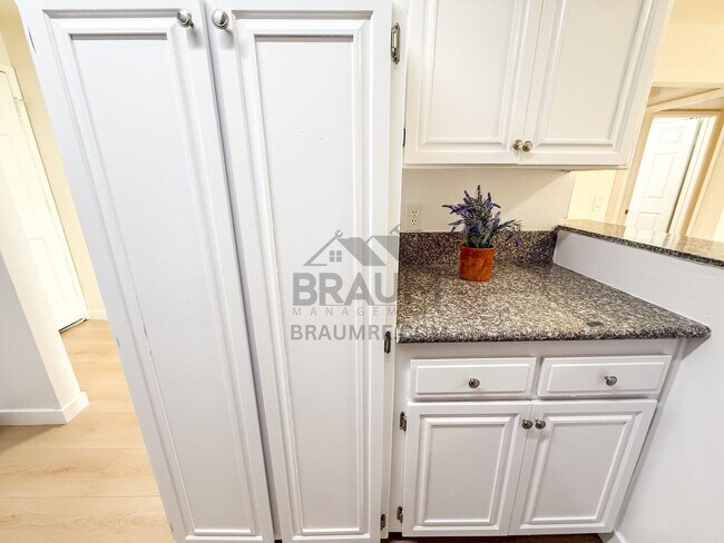 Building Photo - 11839 Burbank Blvd