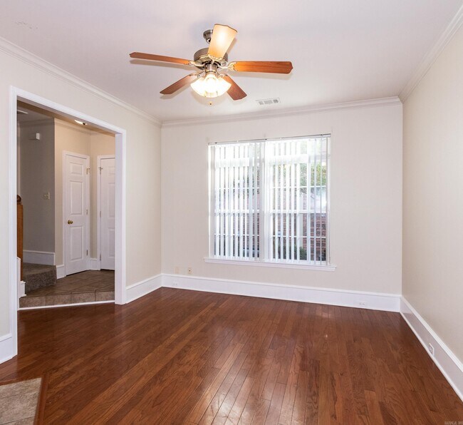 Building Photo - 7106 Ohio St