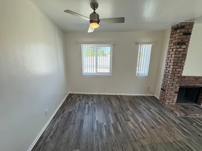 Building Photo - 5382 Circle Dr