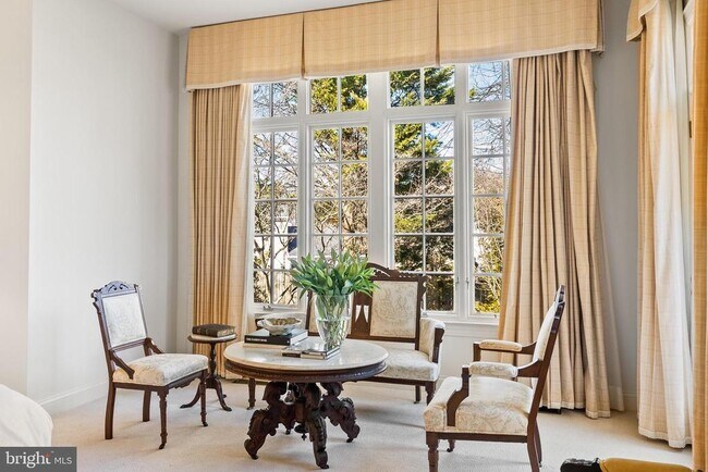 Building Photo - 7440 Old Maple Square