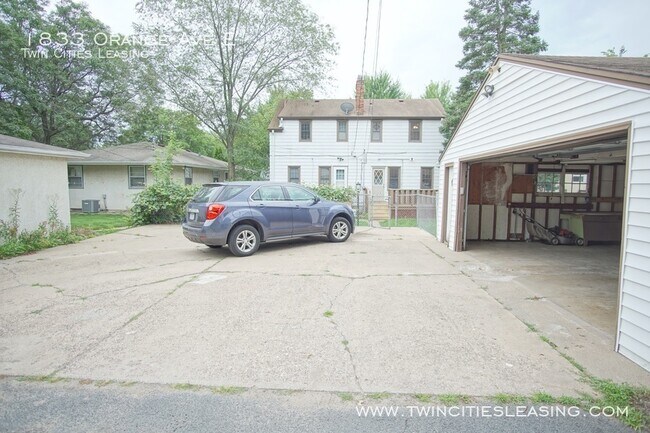 Building Photo - Freshly updated 2 bedroom 1 bath