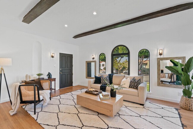 Building Photo - 8702 S 4th Ave