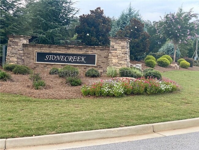 Building Photo - 244 Stonecreek Bnd