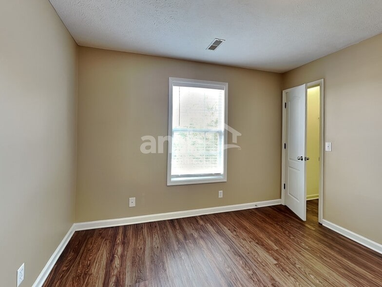 Building Photo - 3368 Marrast Dr