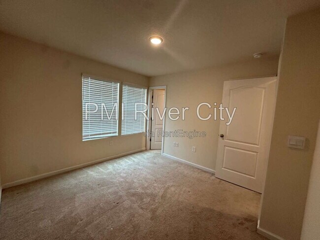 Building Photo - 523 Spanish Oaks Way