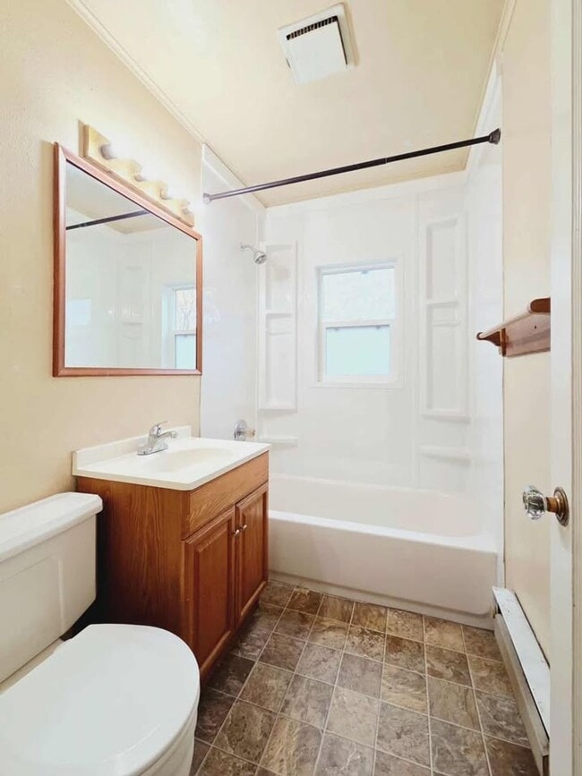 Building Photo - Charming 3 Bedroom, 2 Bath House For Rent!!