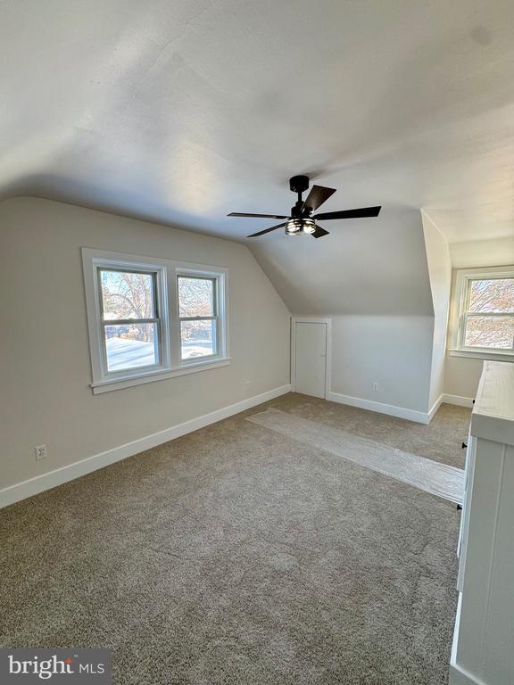 Building Photo - 927 Hamilton St