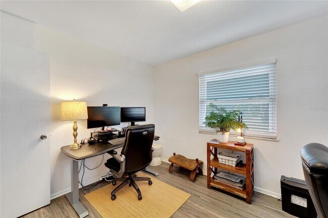 Building Photo - 1216 Hacienda Dr